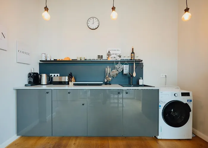 Apartment Zentrale, Moderne Mit Balkon Oder Dachterrasse Hamburg